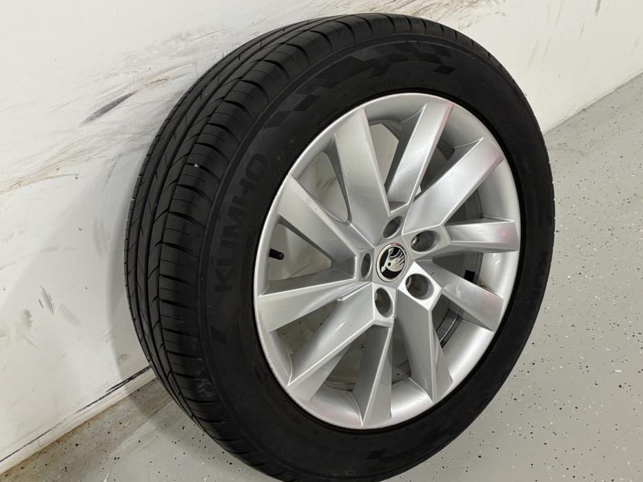 SKODA Superb 2016