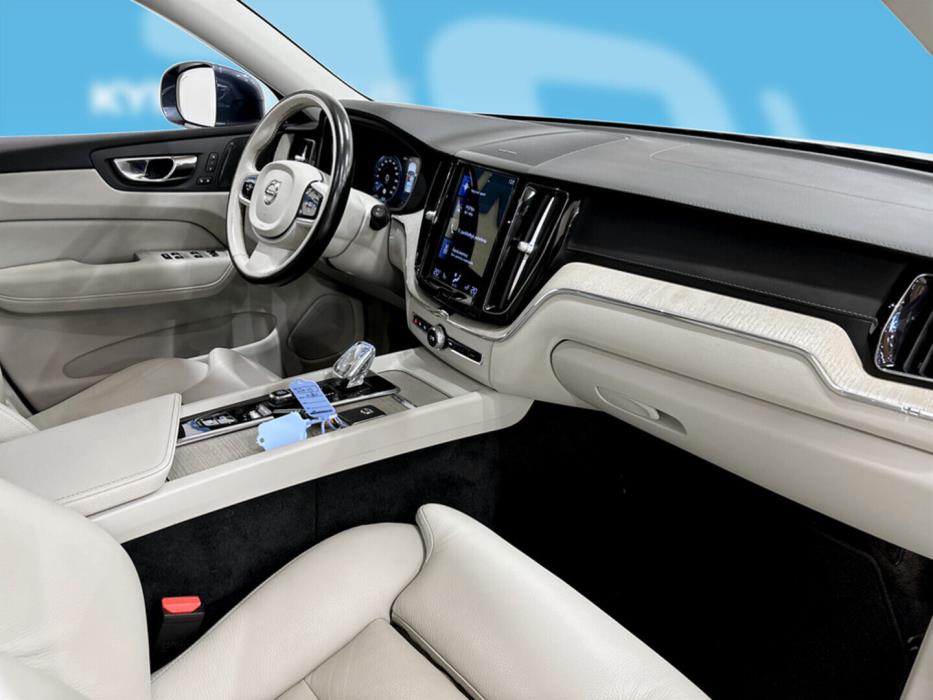 VOLVO XC60 2021