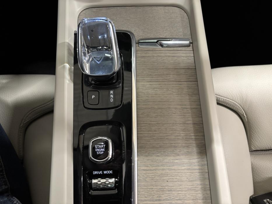 VOLVO XC60 2021