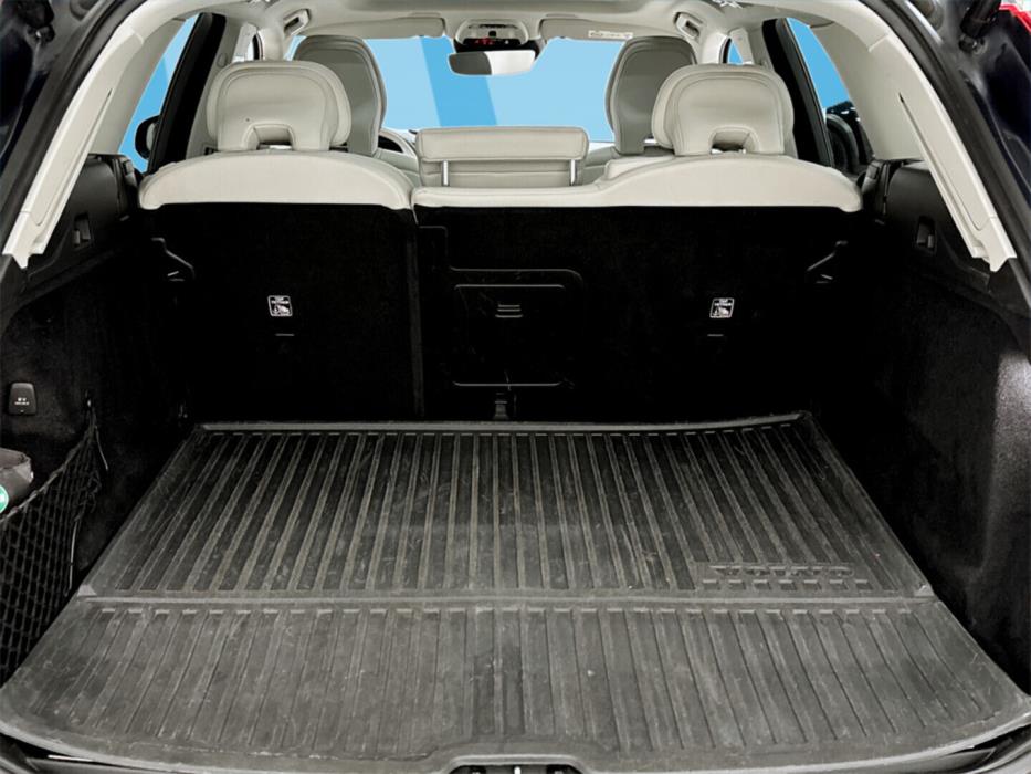 VOLVO XC60 2021
