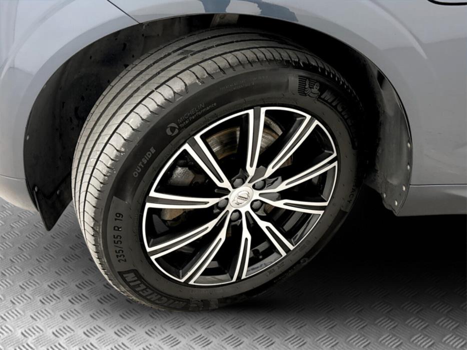 VOLVO XC60 2021