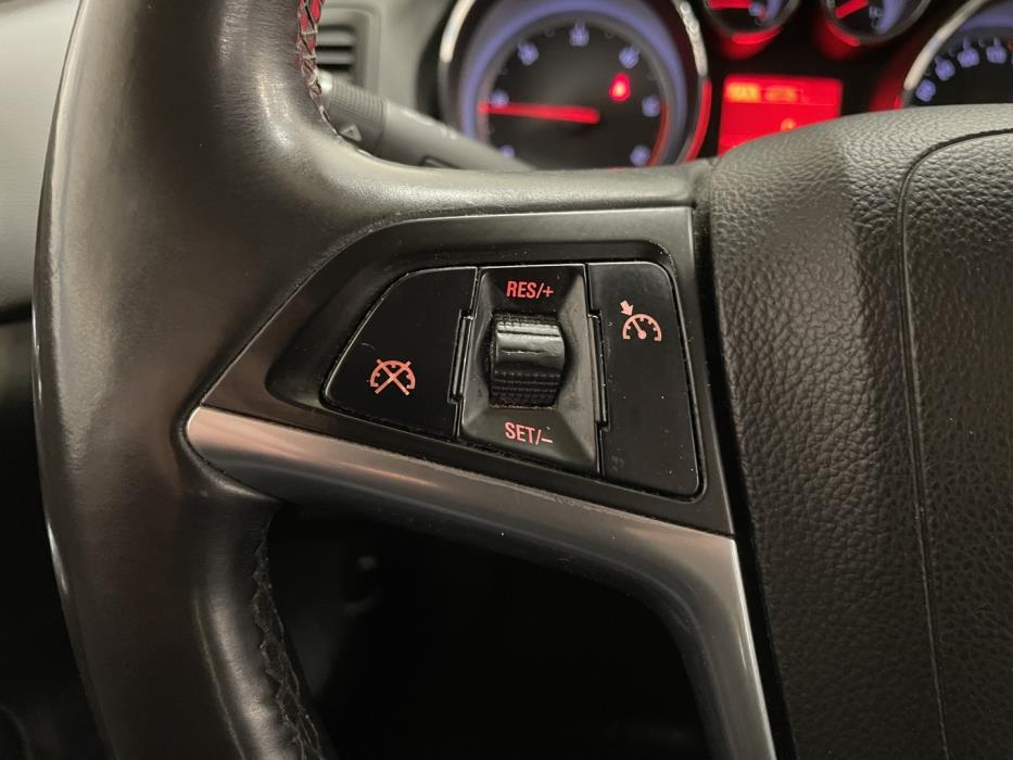 OPEL Insignia 2012