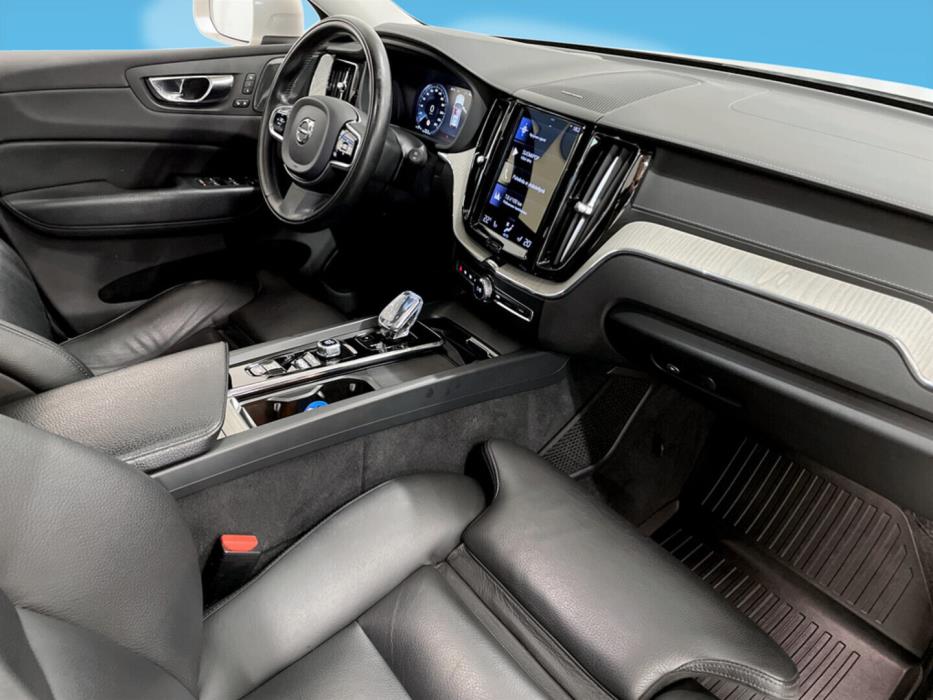 VOLVO XC60 2021