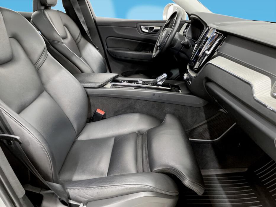 VOLVO XC60 2021