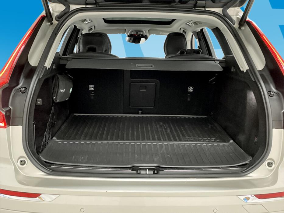 VOLVO XC60 2021