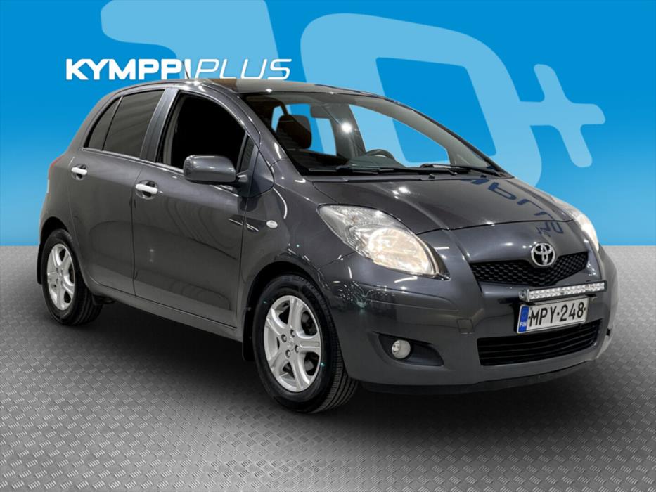 TOYOTA Yaris 2011