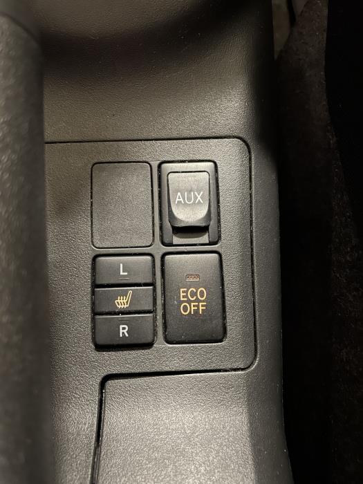 TOYOTA Yaris 2011