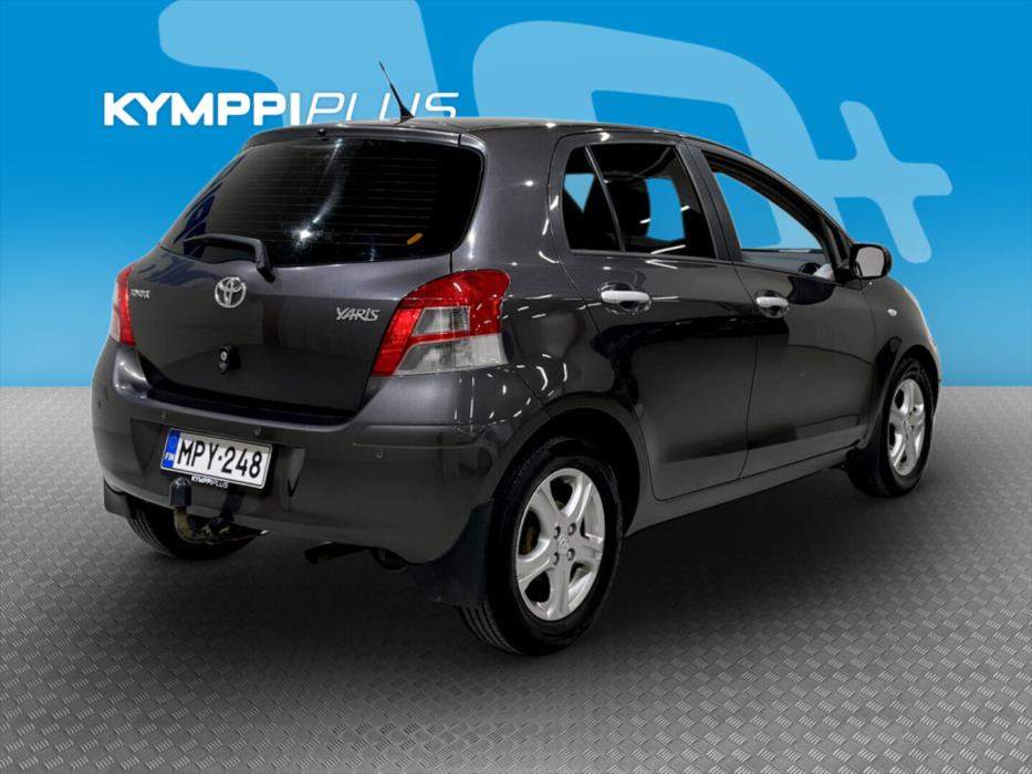 TOYOTA Yaris 2011