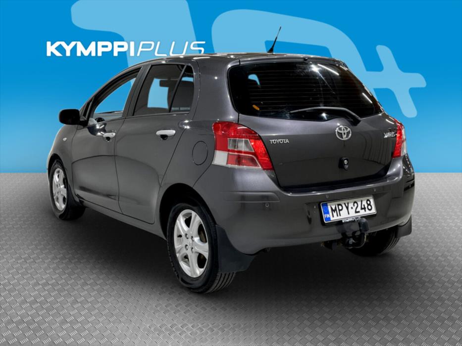 TOYOTA Yaris 2011