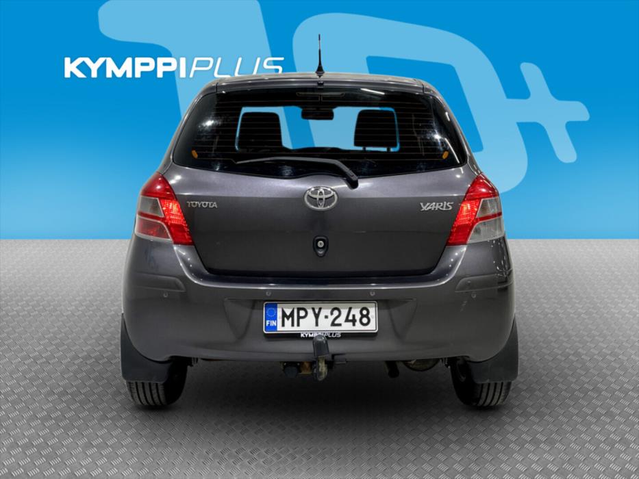 TOYOTA Yaris 2011