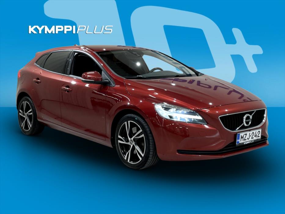 VOLVO V40 2018