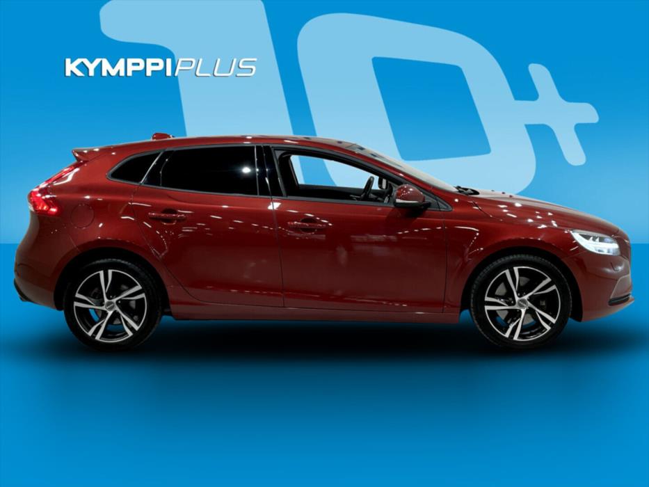 VOLVO V40 2018