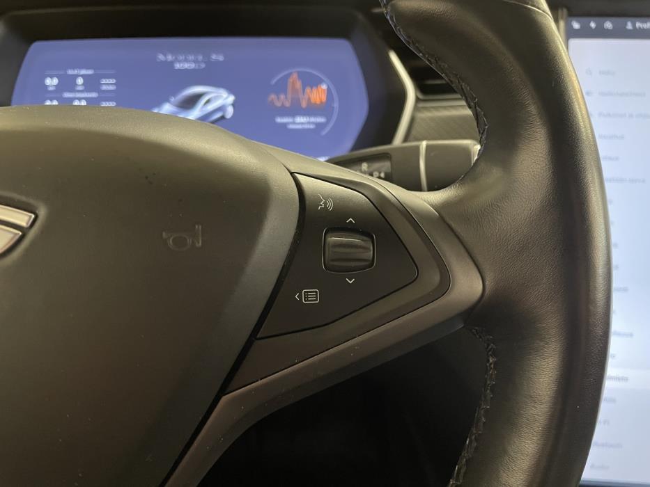 TESLA Model S 2018