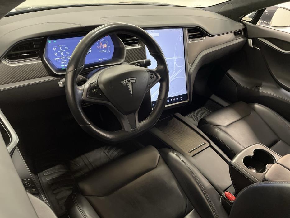 TESLA Model S 2018
