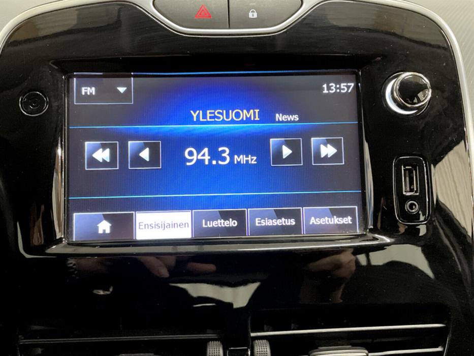 RENAULT Clio 2015