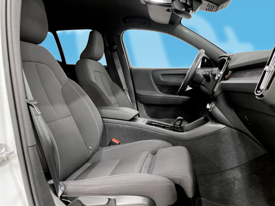 VOLVO XC40 2023