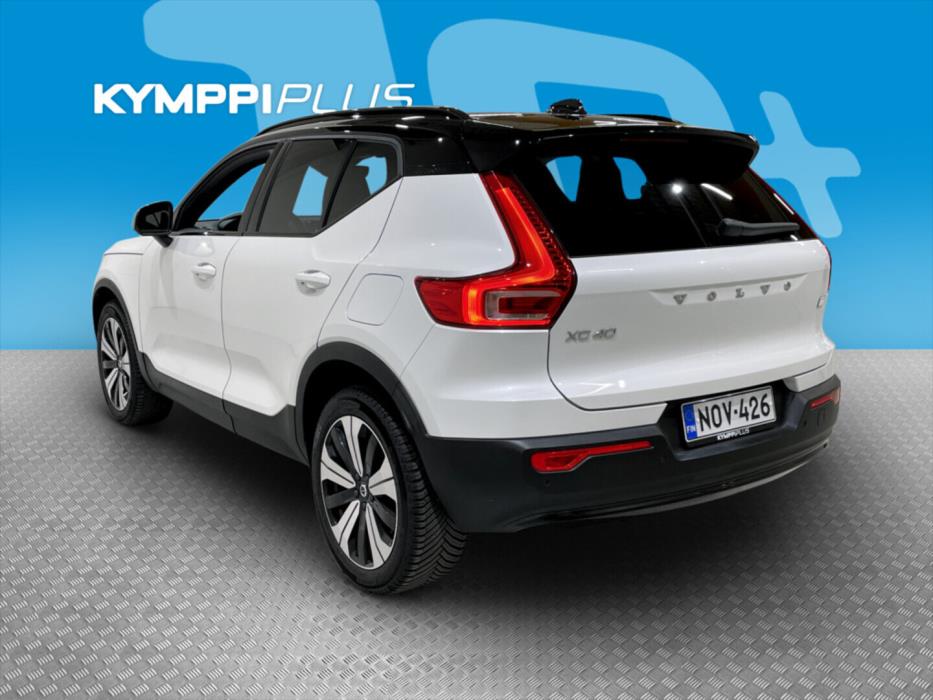VOLVO XC40 2023