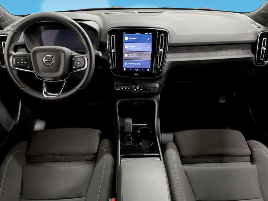VOLVO XC40 2023