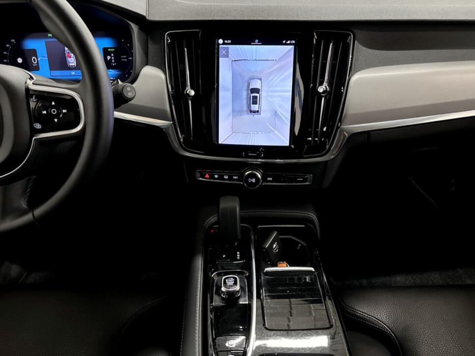 VOLVO V90 2024
