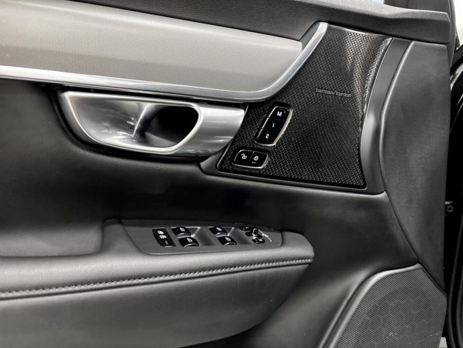 VOLVO V90 2024