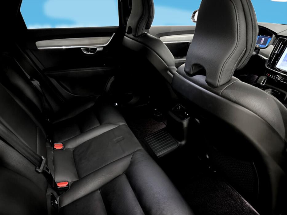 VOLVO V90 2024