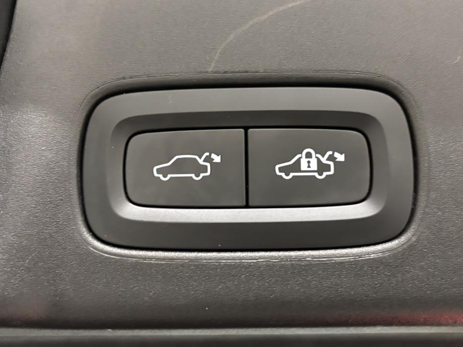 VOLVO V90 2024