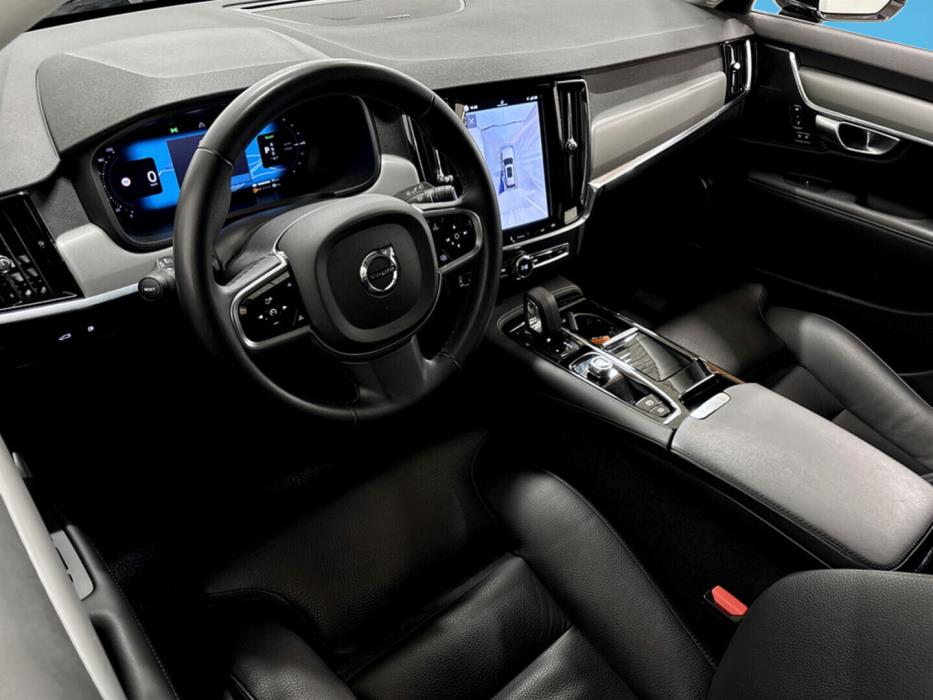 VOLVO V90 2024