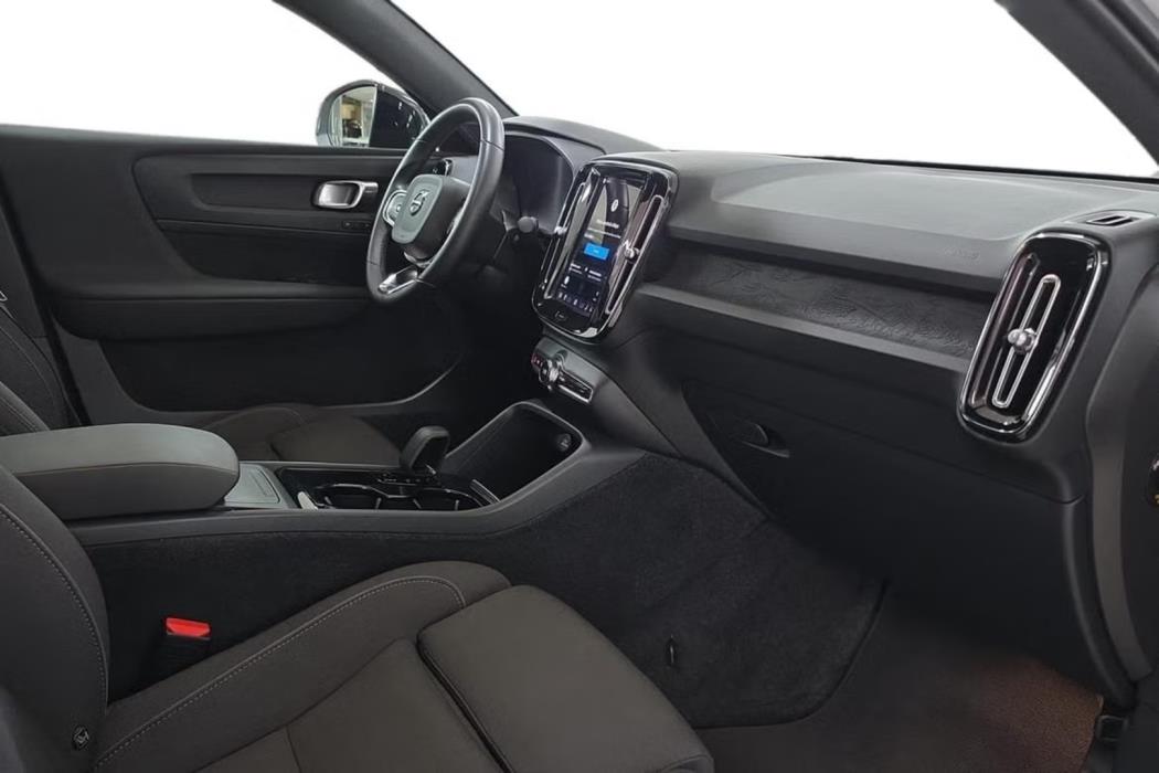 VOLVO C40 2023
