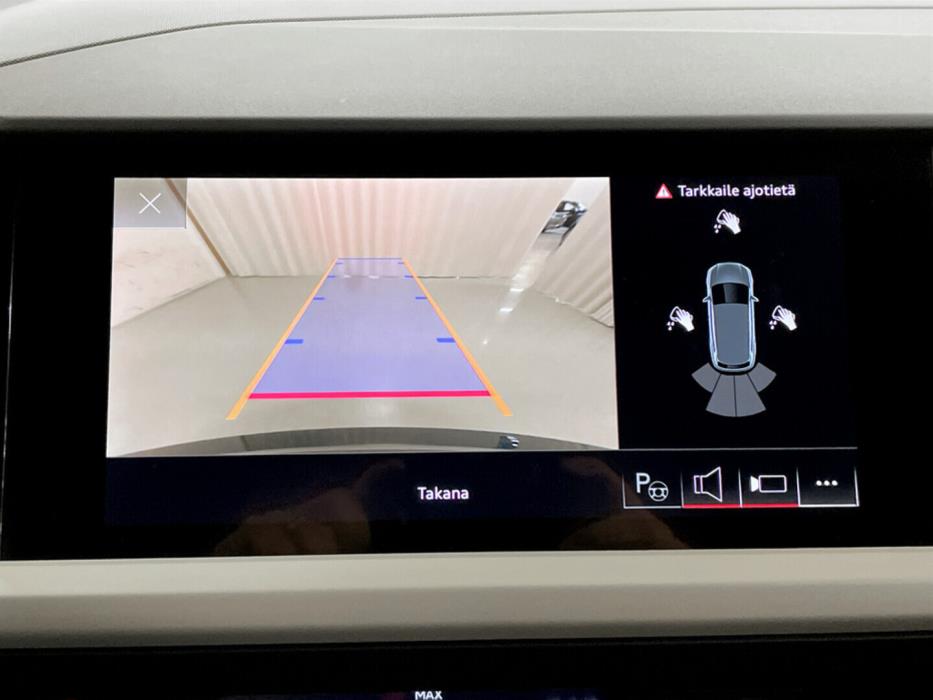 AUDI Q4 e-tron 2023