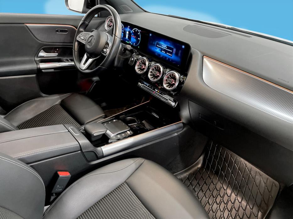 MERCEDES-BENZ EQA 2022