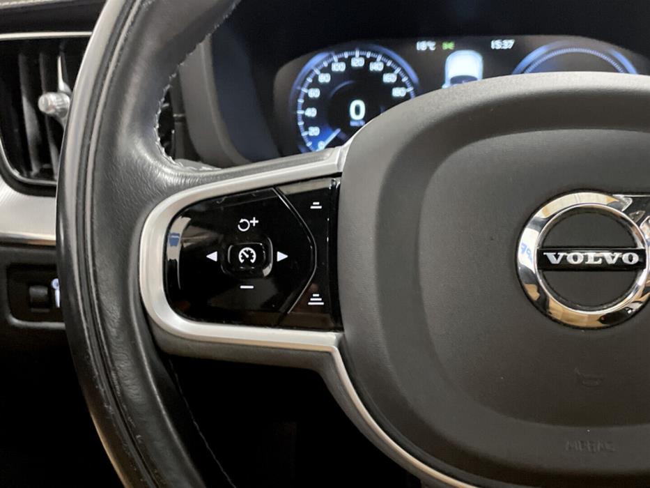 VOLVO XC60 2020