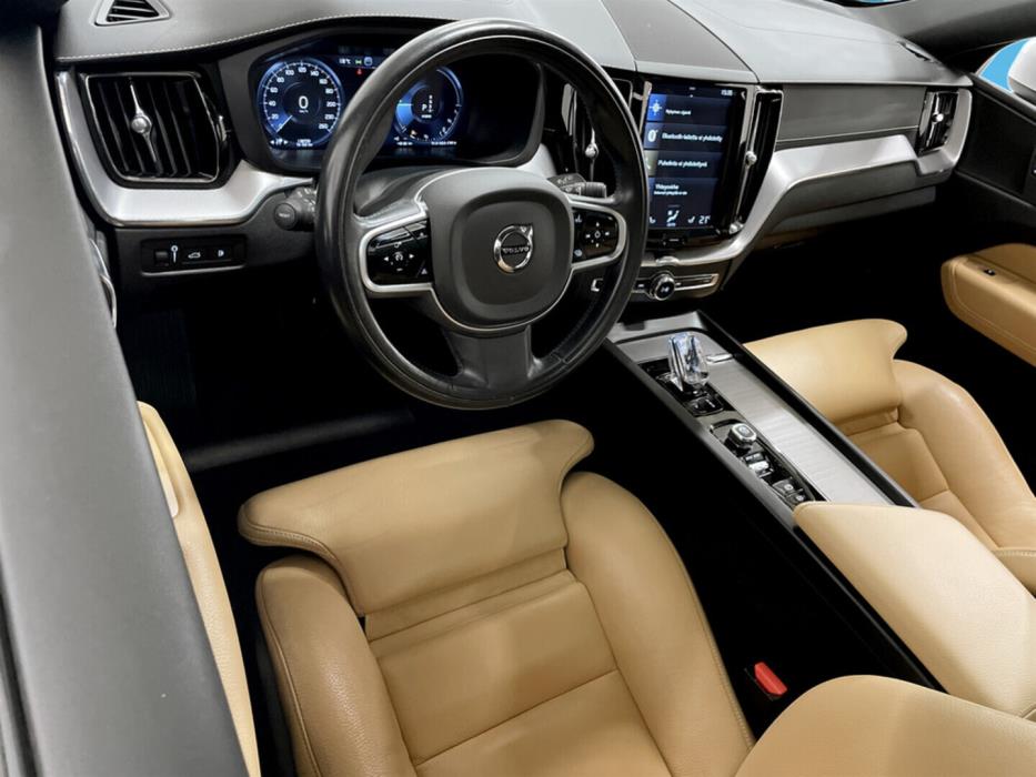 VOLVO XC60 2020