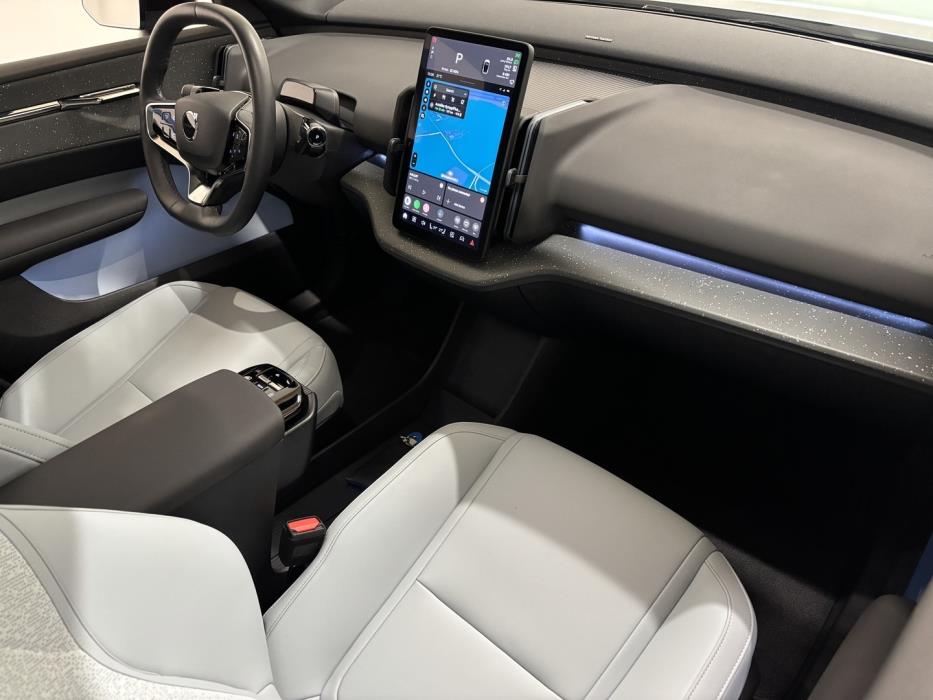 VOLVO EX30 2024