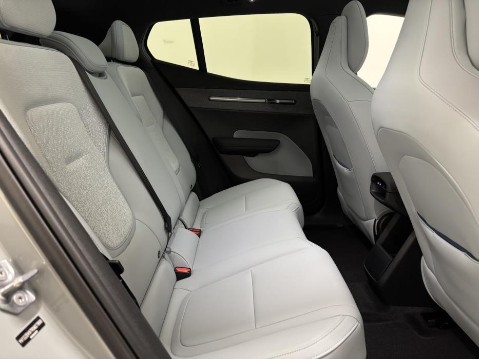 VOLVO EX30 2024