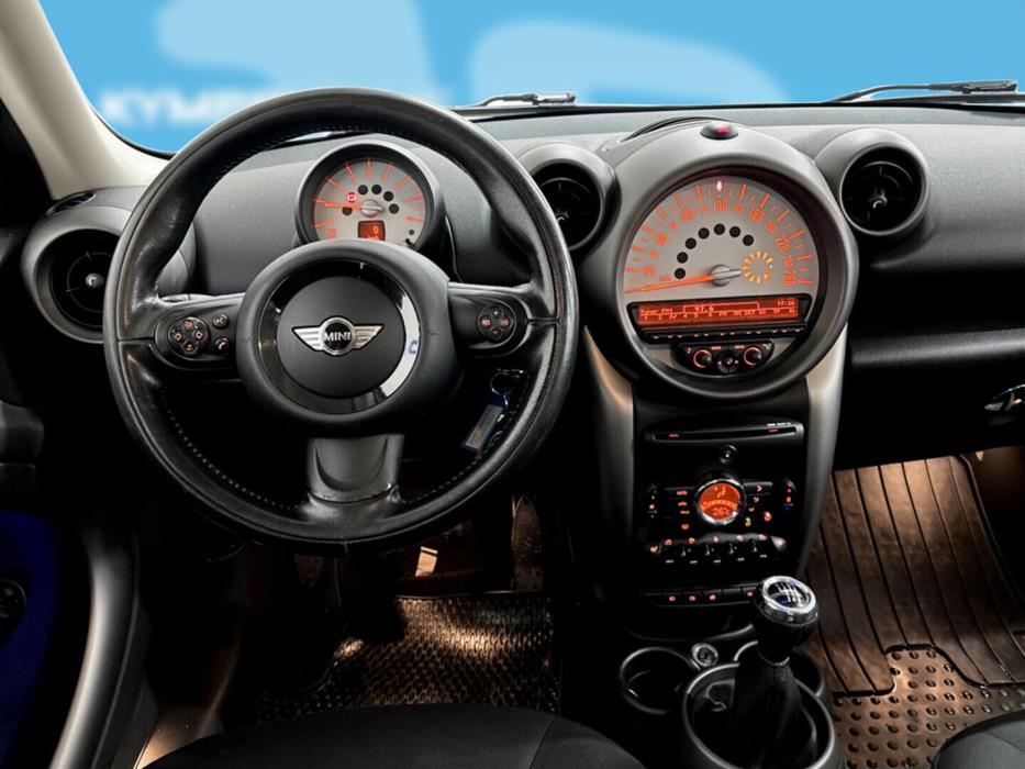 MINI Cooper 2011