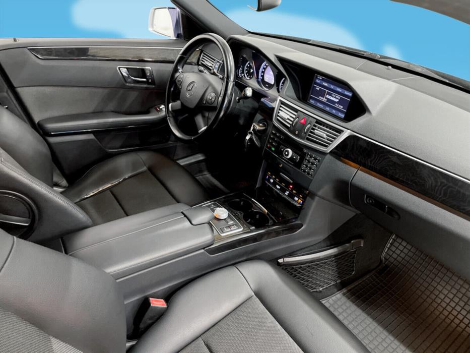 MERCEDES-BENZ E 2010