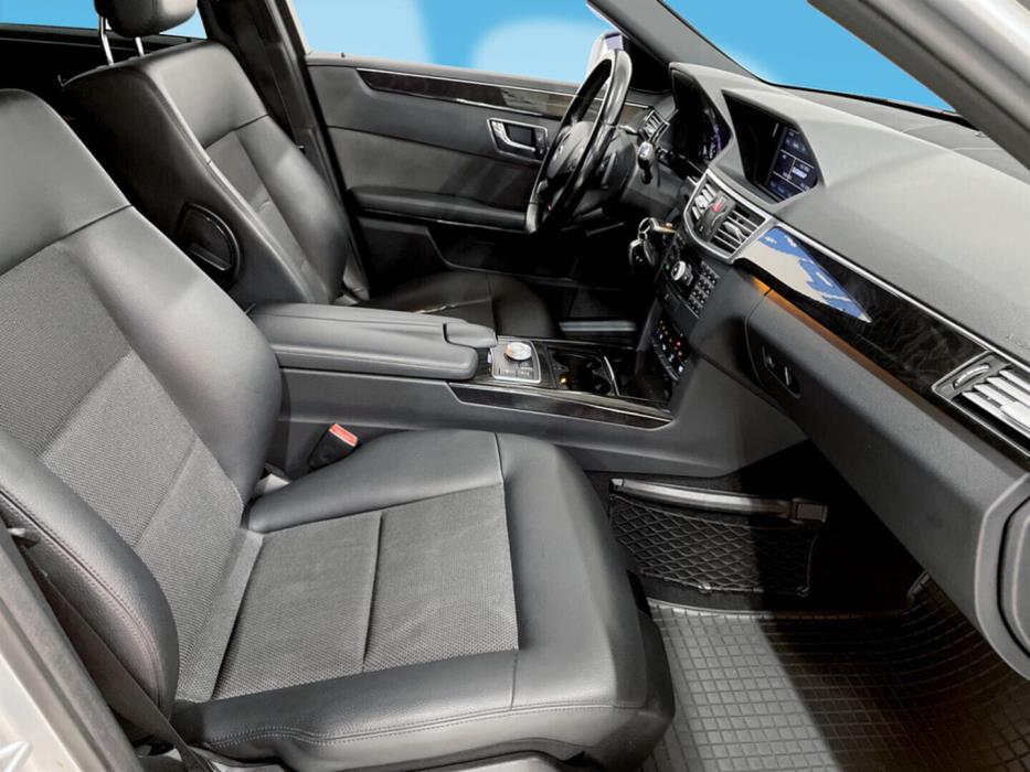 MERCEDES-BENZ E 2010