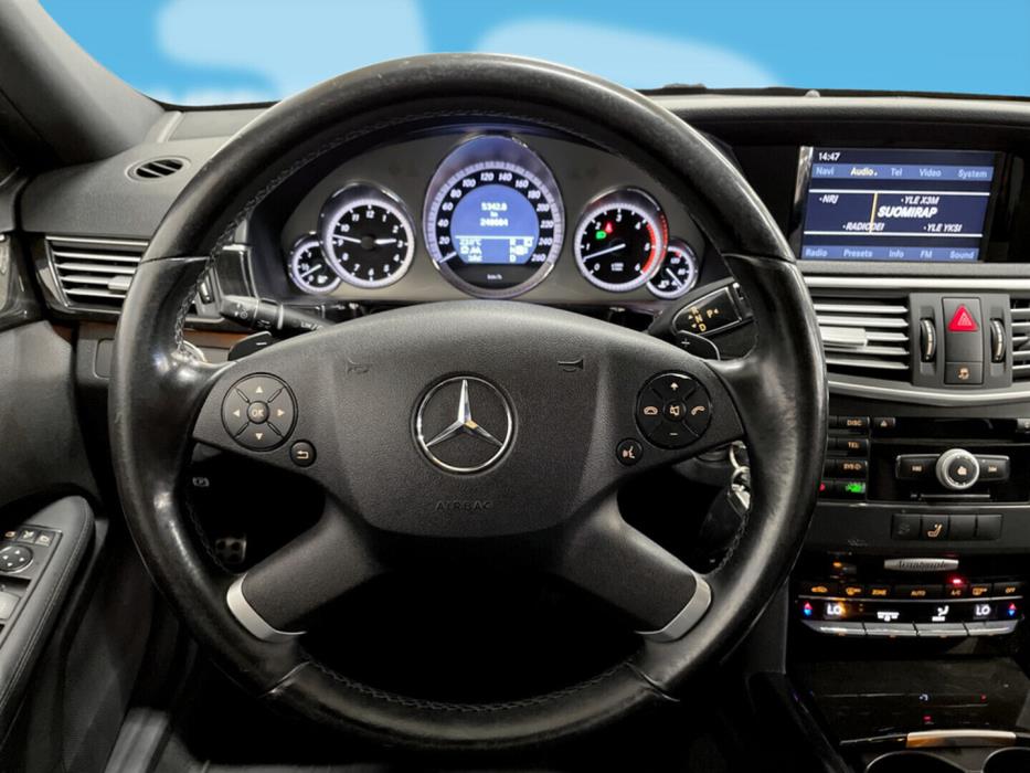 MERCEDES-BENZ E 2010