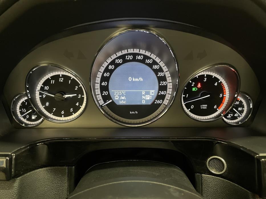 MERCEDES-BENZ E 2010