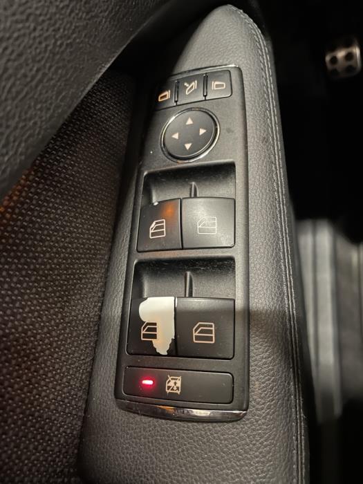 MERCEDES-BENZ E 2010