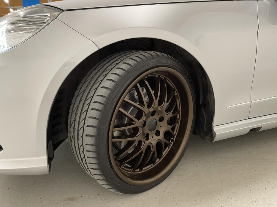 MERCEDES-BENZ E 2010