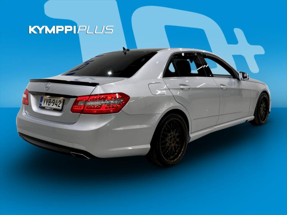 MERCEDES-BENZ E 2010