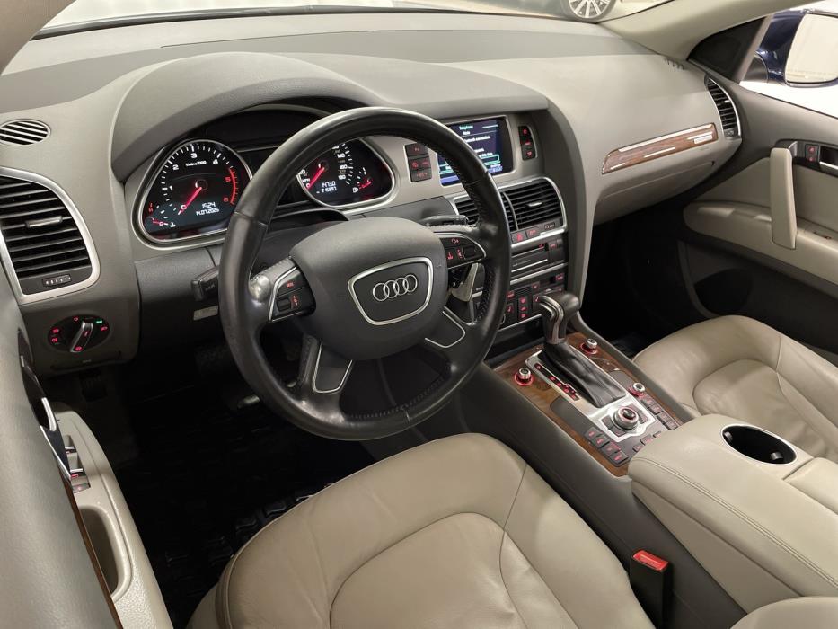 AUDI Q7 2012
