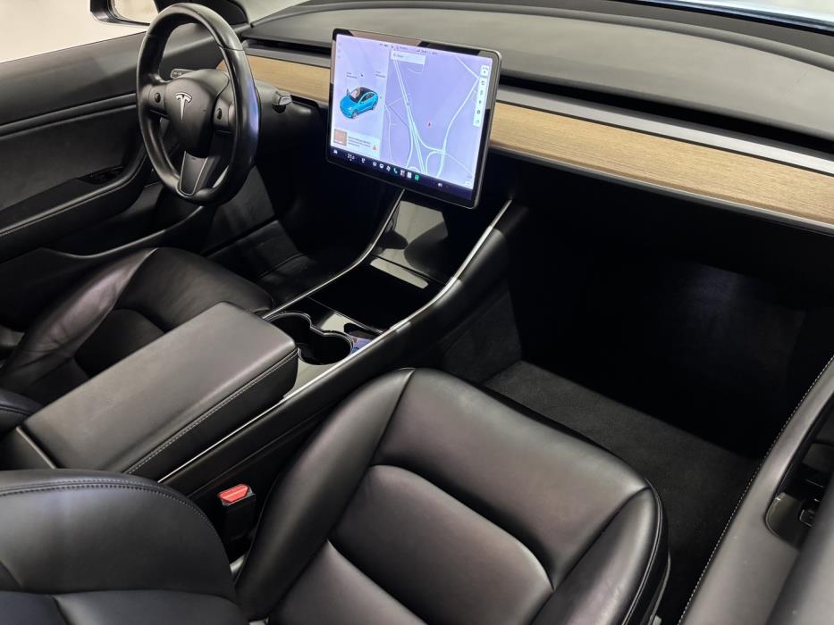 TESLA Model 3 2019