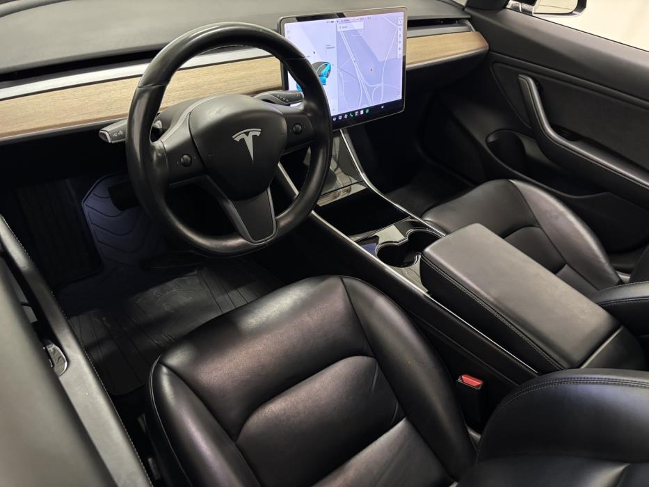 TESLA Model 3 2019