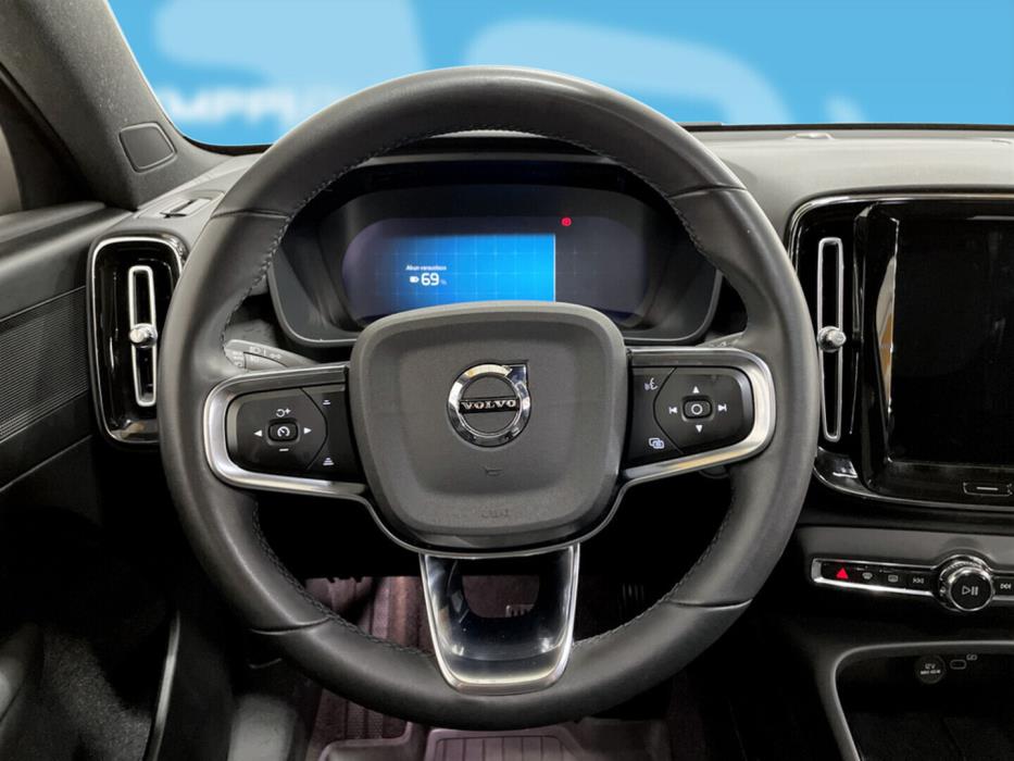 VOLVO C40 2023