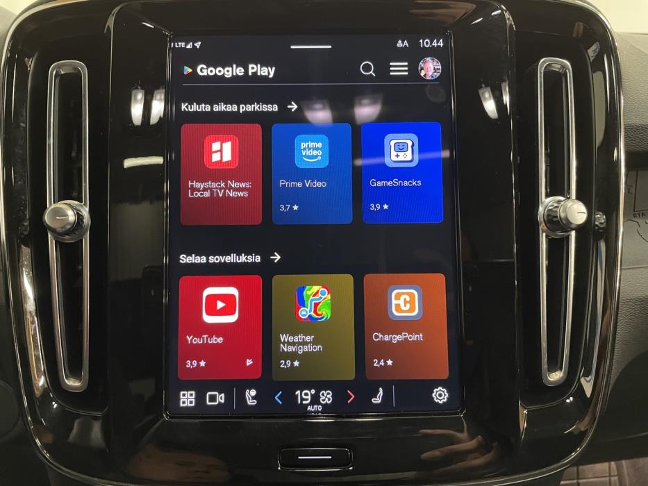 VOLVO C40 2023