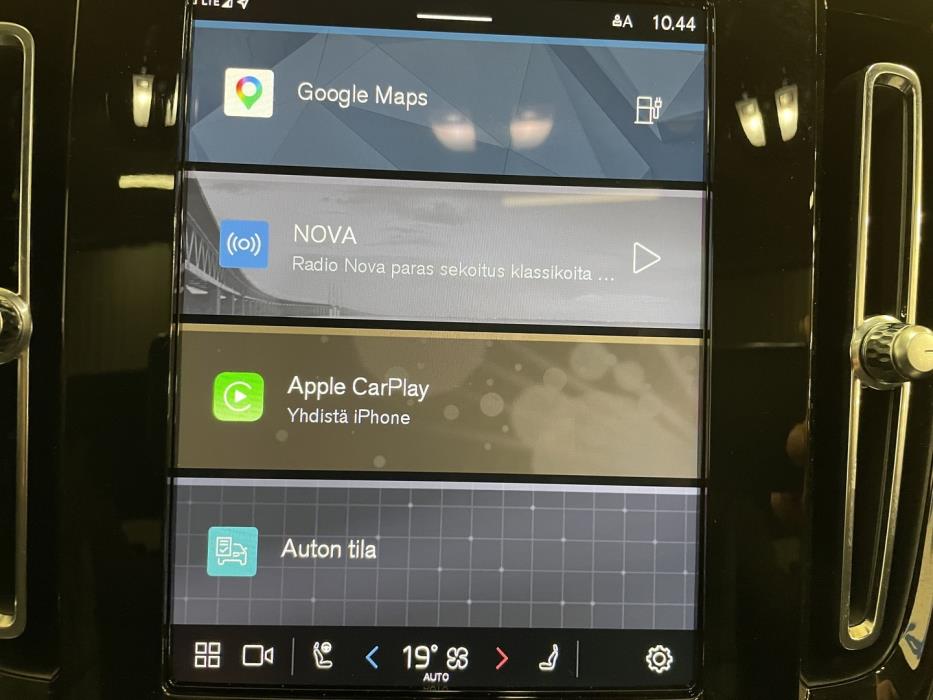 VOLVO C40 2023