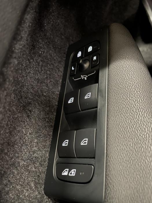 VOLVO C40 2023