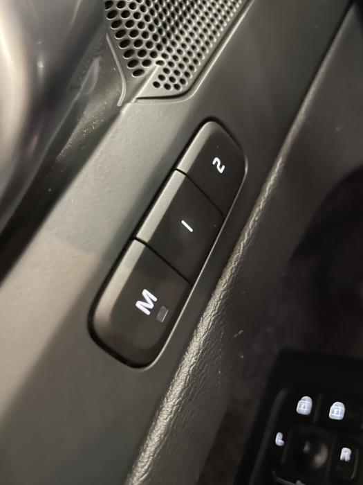 VOLVO C40 2023